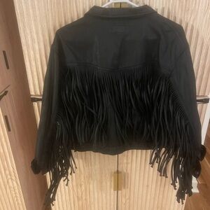 🎸🐎 Wrangler x Fender Black Fringe Jacket- Western Edge makes a statement